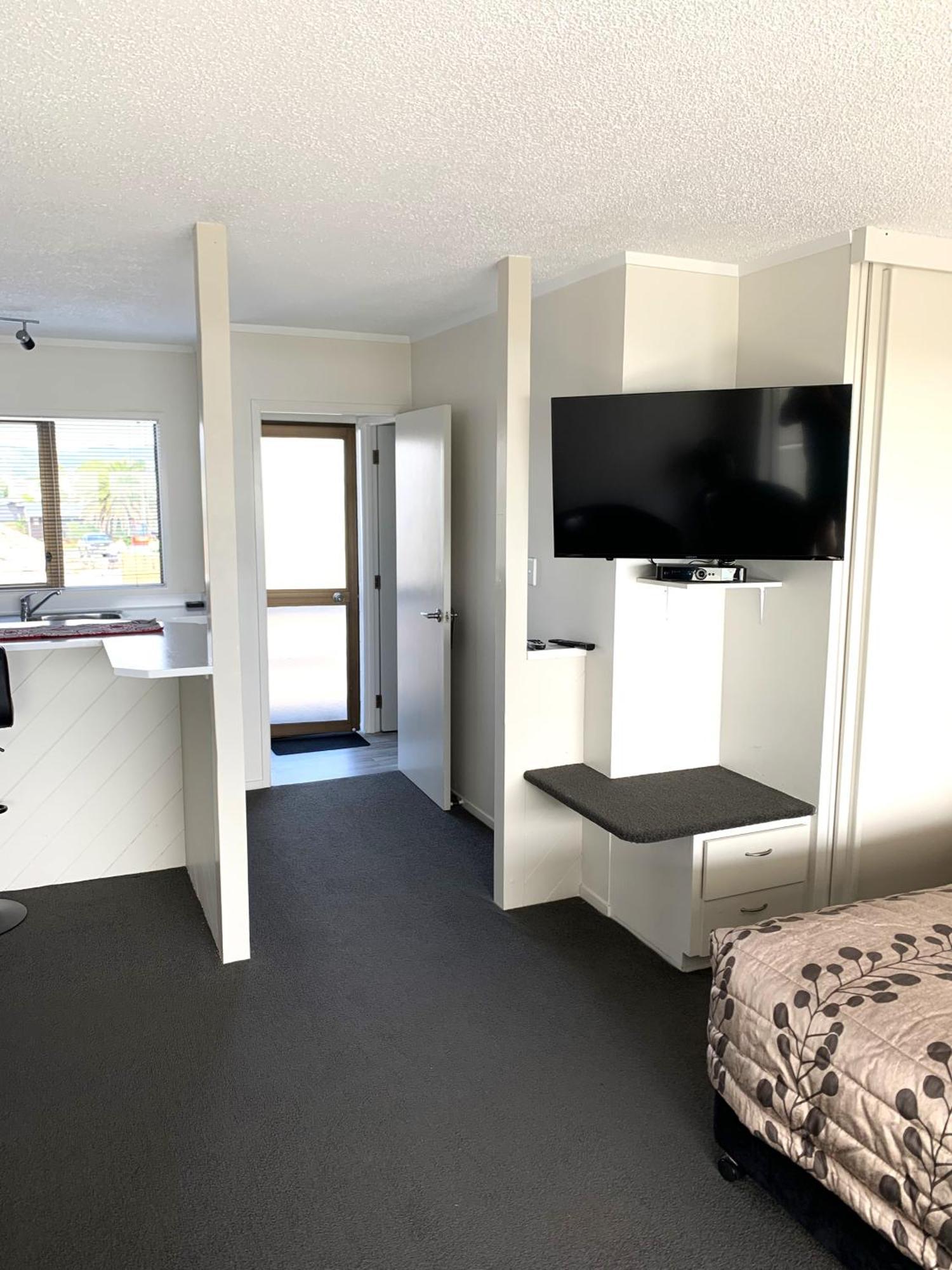 The Oceanside Motel Whitianga Exteriör bild