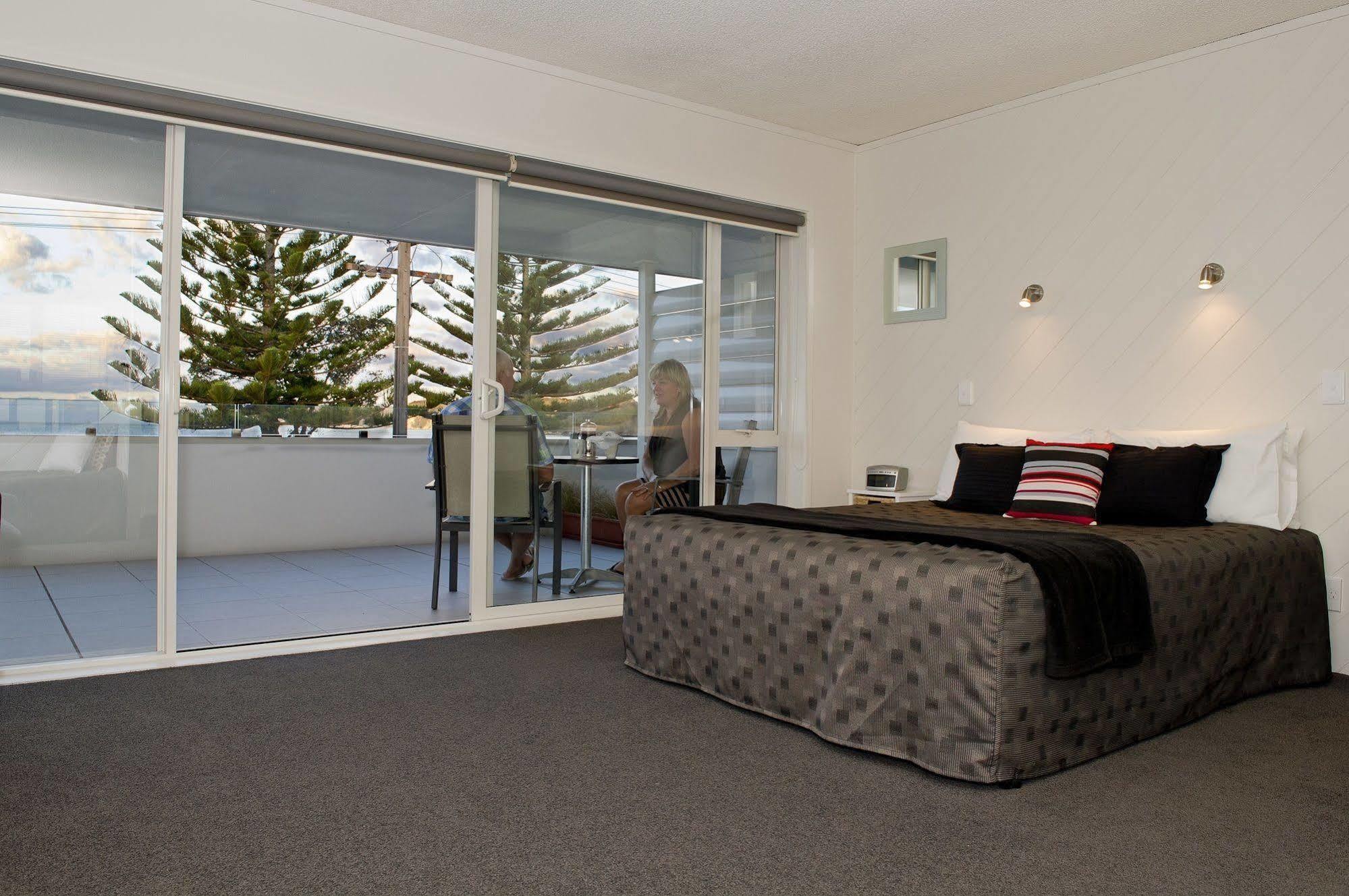 The Oceanside Motel Whitianga Exteriör bild