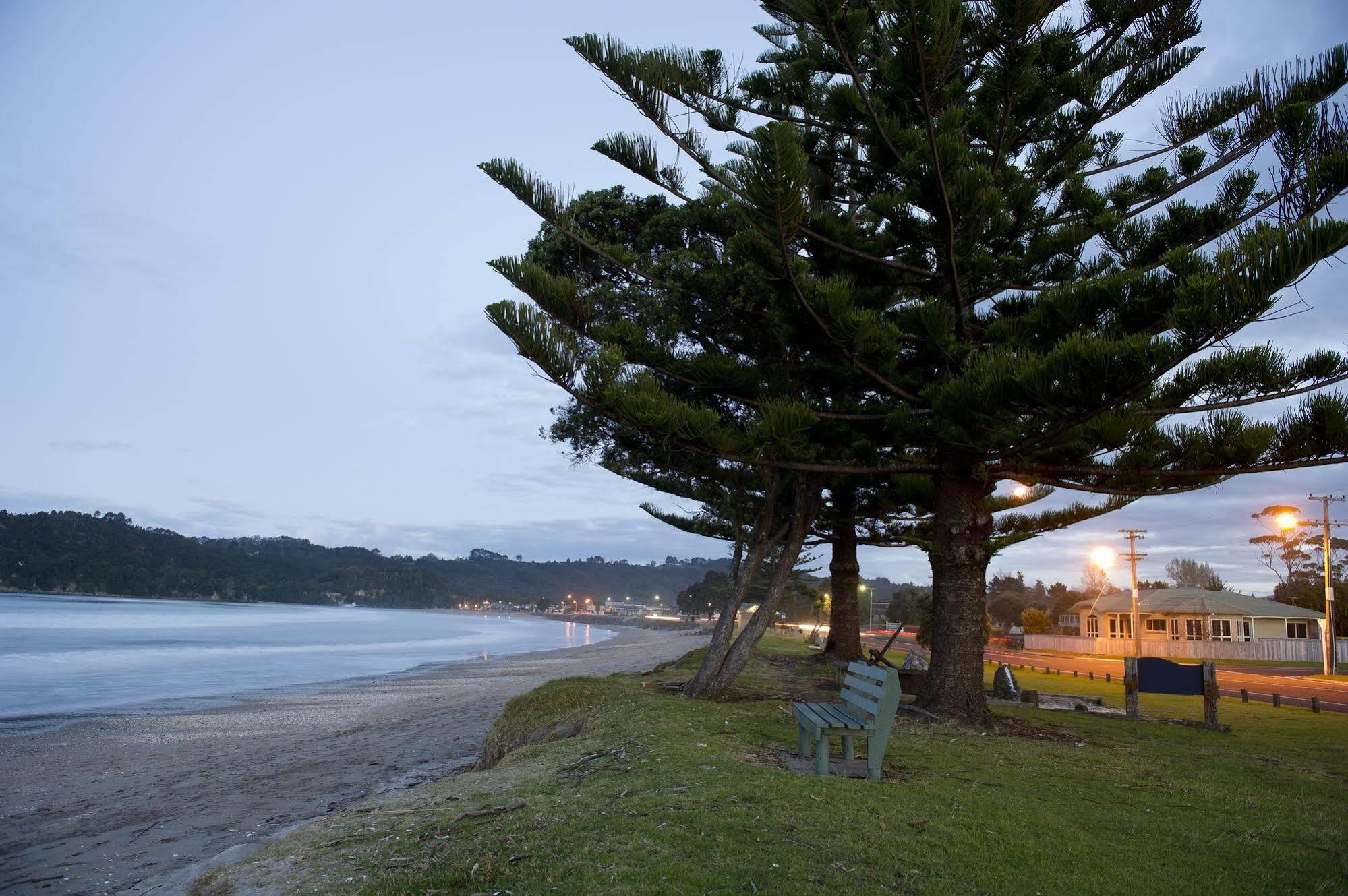 The Oceanside Motel Whitianga Exteriör bild