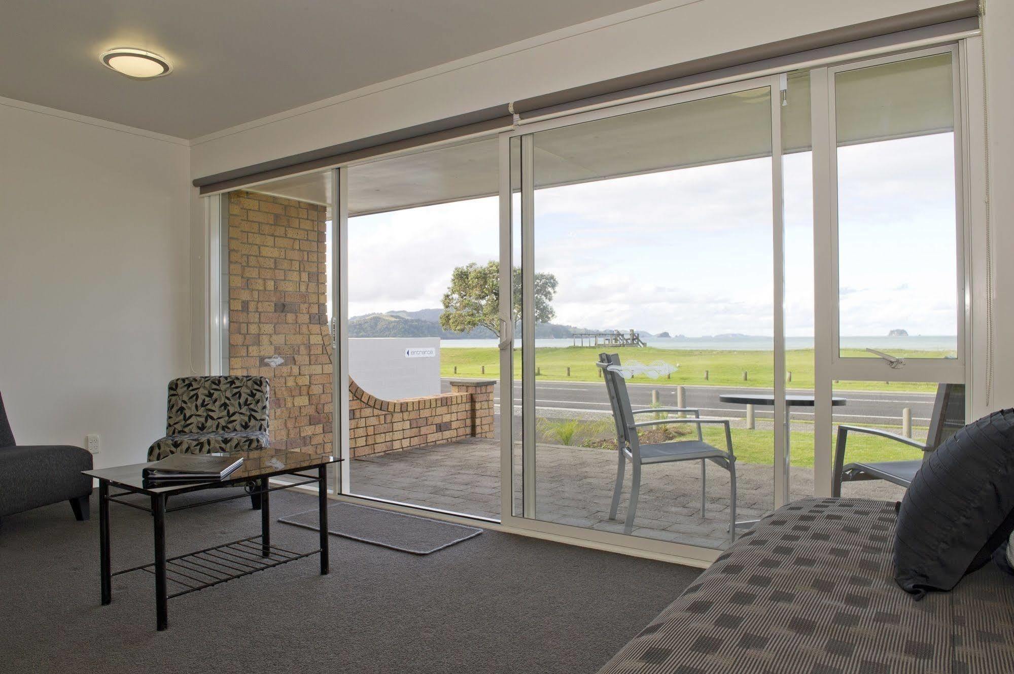 The Oceanside Motel Whitianga Exteriör bild
