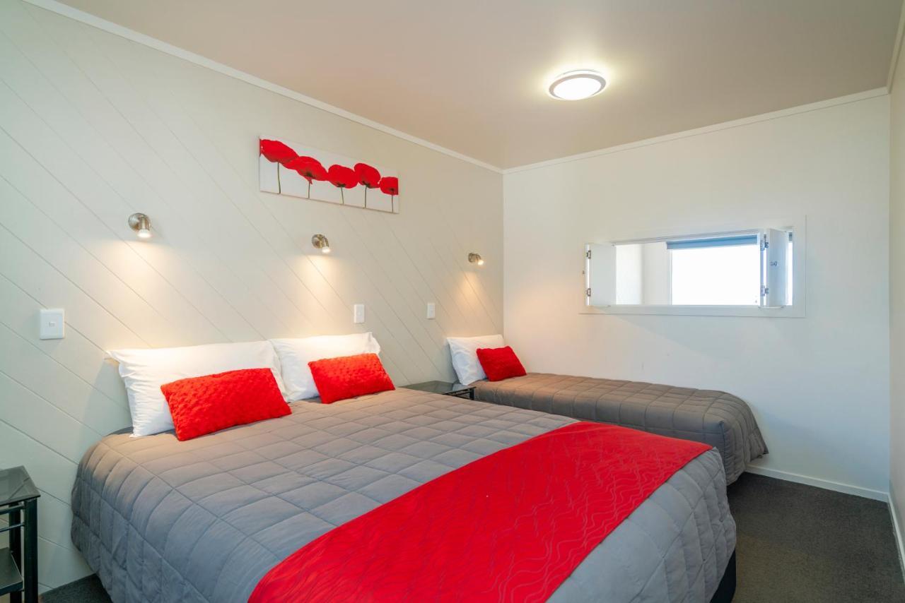 The Oceanside Motel Whitianga Exteriör bild