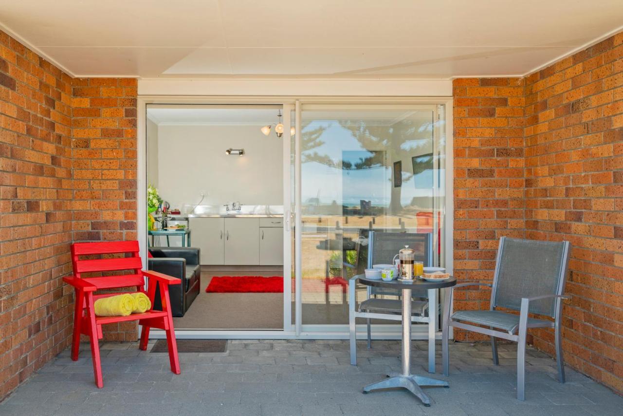 The Oceanside Motel Whitianga Exteriör bild