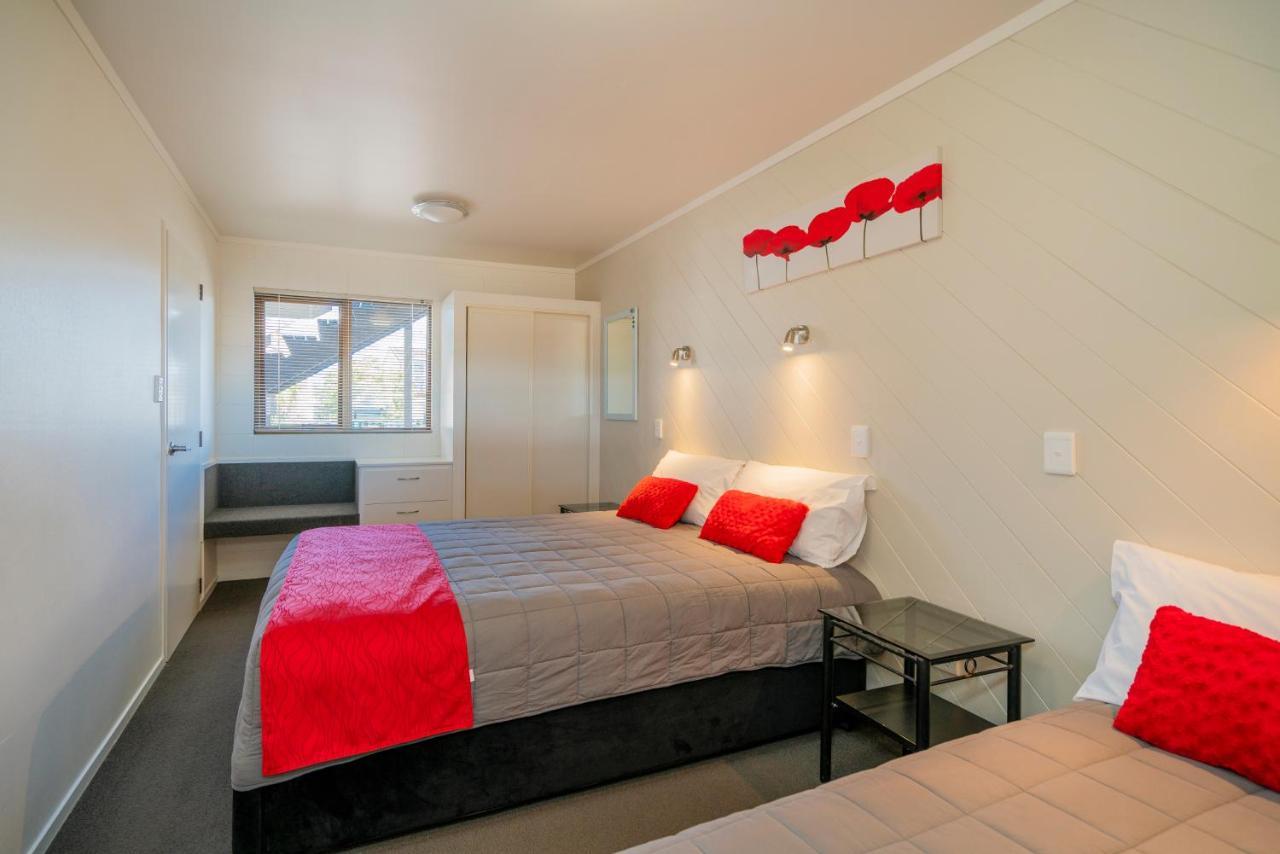 The Oceanside Motel Whitianga Exteriör bild